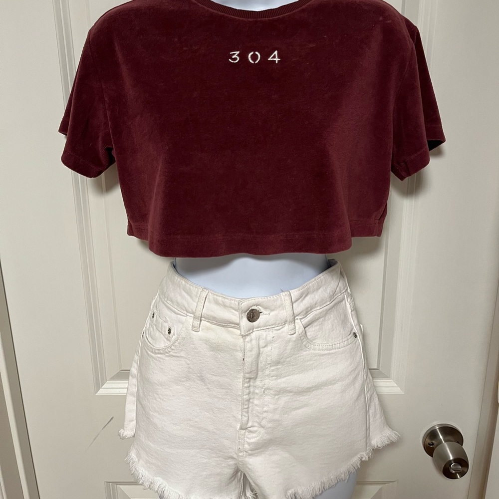 Zara white high waisted jean shorts and 304 cropped shirt
